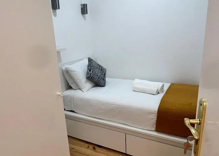 Quartos - Luciano Cordeiro 3 Andar Lisboa